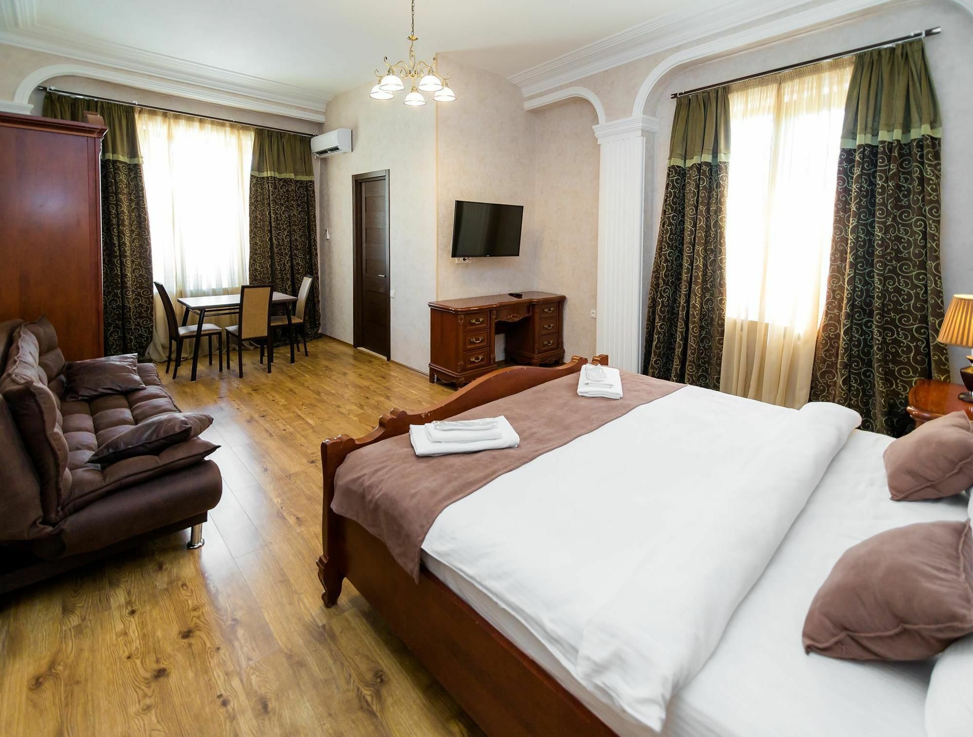 Elia Palace Hotel Tiflis Dış mekan fotoğraf